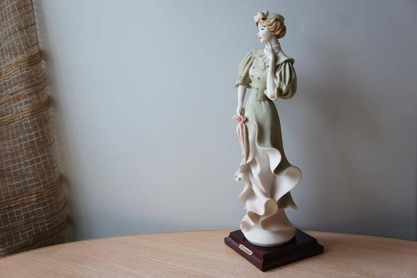 Девушка с зонтом, Джузеппе Армани, Флоренс статуэтка