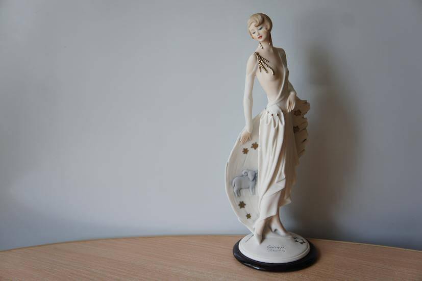Девушка-зодиак Овен, Giuseppe Armani, Florence, Capodimonte, статуэтка