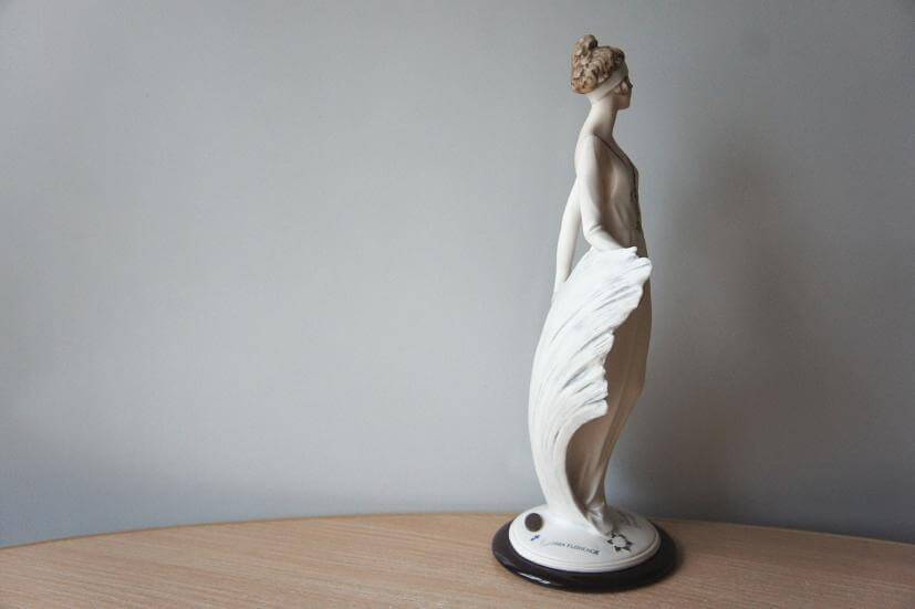Девушка-зодиак Козерог, Giuseppe Armani, Florence, Capodimonte, статуэтка