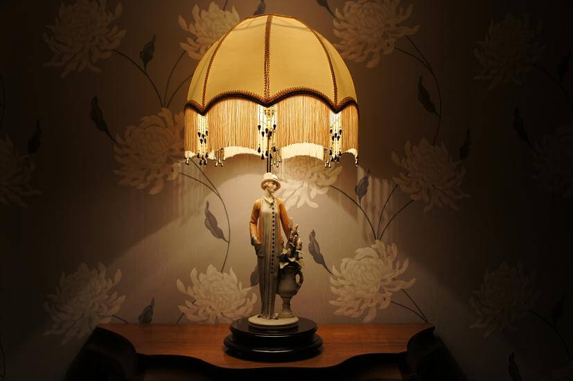 Светильник дама у вазона, Giuseppe Armani, Florence, Capodimonte, статуэтка