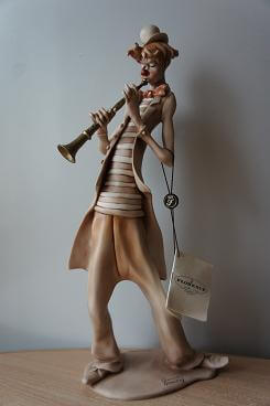клоун с флейтой, Джузеппе Армани, Giuseppe Armani, Каподимонте, Capodimonte, фарфоровая статуэтка