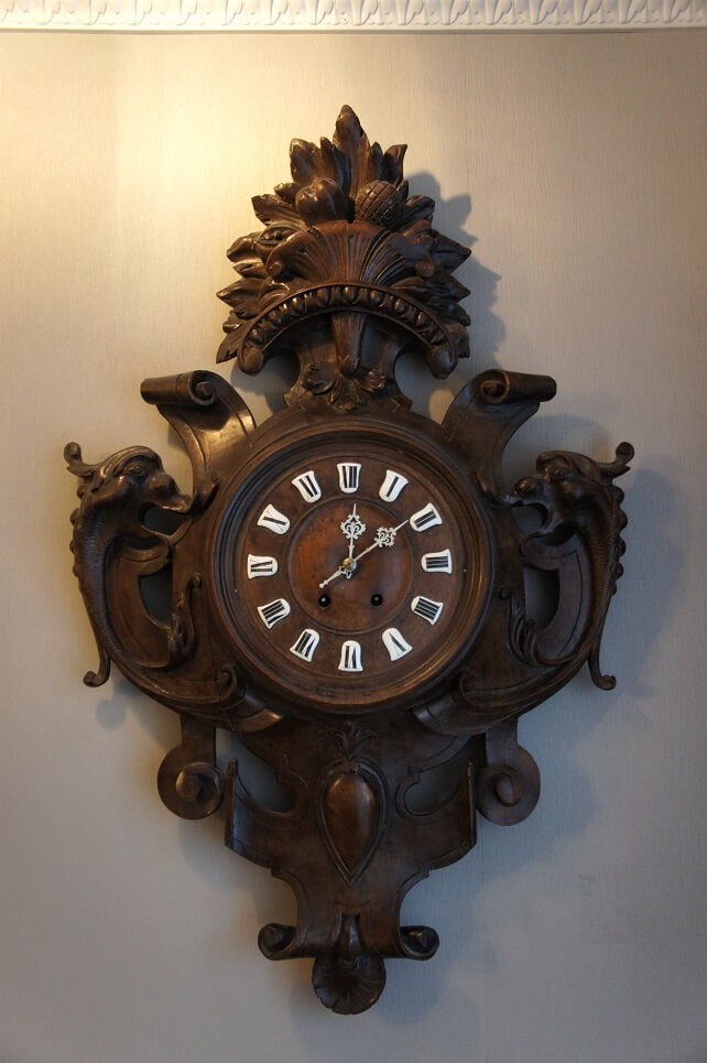 Часы настенные старинные массив