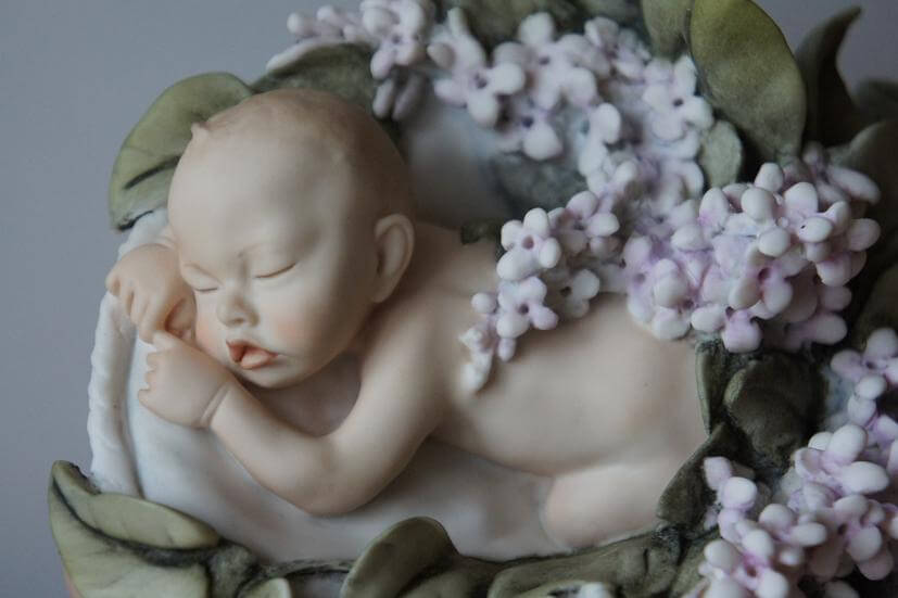 Младенец в сирени, Джузеппе Армани, Флоренс, Каподимонте, статуэтка