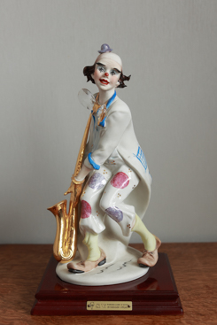 Клоун с саксофоном, Capodimonte фарфоровая статуэтка, Сабадин, Sabadin. KunstGalerie.ru