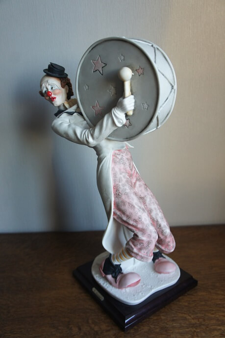 Клоун с барабаном, Джузеппе Армани, Флоренс, Каподимонте, статуэтка