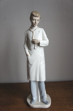 Врач, Lladro, фарфоровая статуэтка