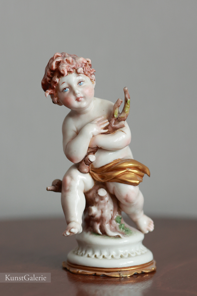 Малыш с хворостом, Джузеппе Каппе, Каподимонте, фарфоровая статуэтка. KunstGalerie