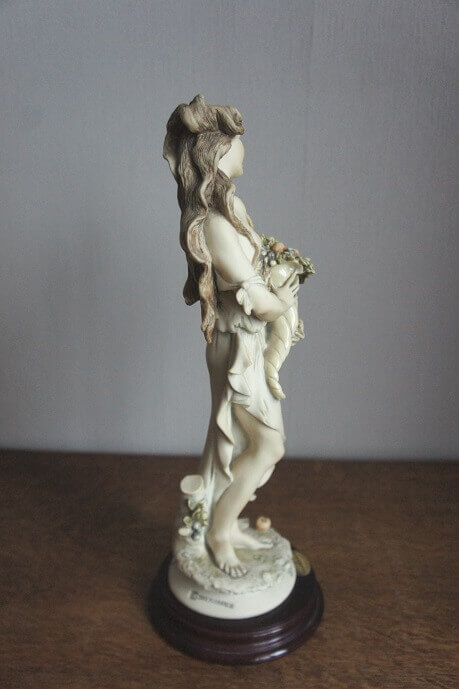Дама с рогом изобилия, Giuseppe Armani, Florence, статуэтка