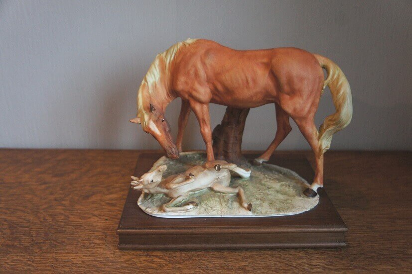 Лошадь с жеребенком, Giuseppe Armani, Capodimonte, статуэтка