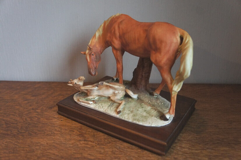 Лошадь с жеребенком, Джузеппе Армани, Каподимонте, статуэтка