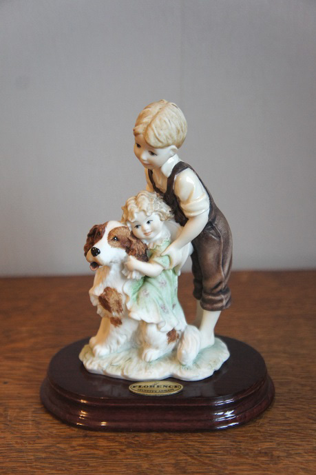 Мальчик с сестренкой и псом, Giuseppe Armani, статуэтка