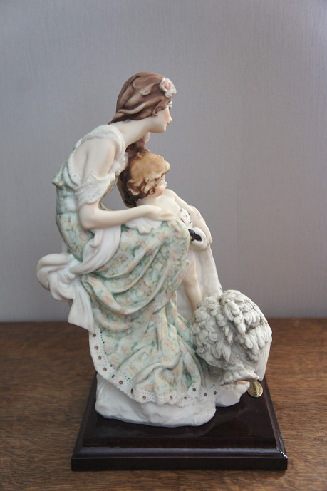 Материнство с лебедем, Джузеппе Армани, Флоренс, статуэтка