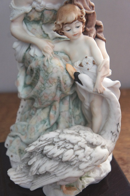 Материнство с лебедем, Giuseppe Armani, Florence, статуэтка
