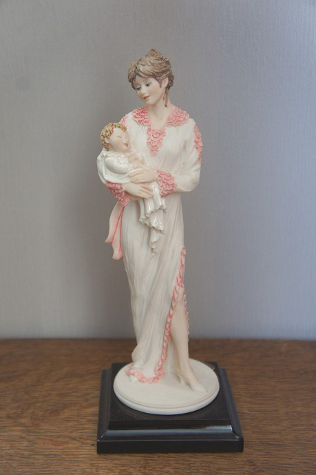Материнство на руках, Giuseppe Armani, статуэтка