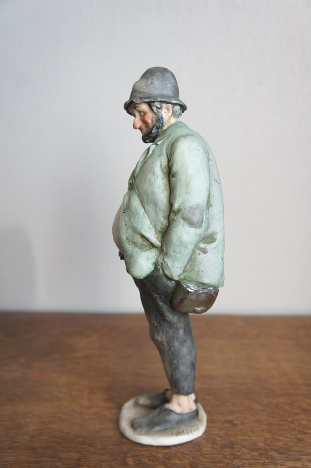 Мужчина с сумочкой, Giuseppe Cappe, Capodimonte, статуэтка