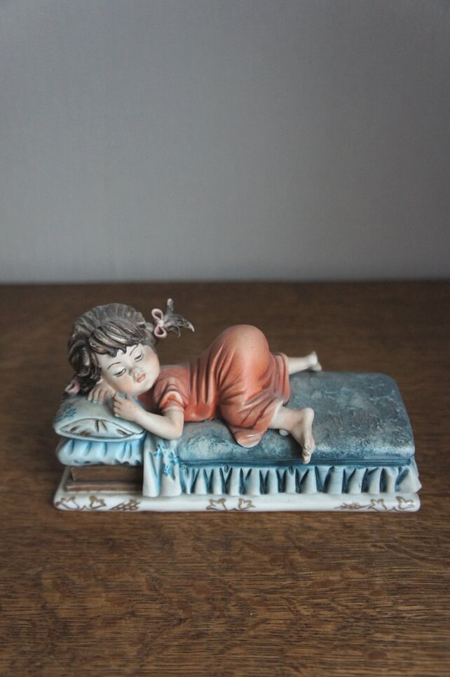 Спящая девочка, Maria Angela, Каподимонте, статуэтка