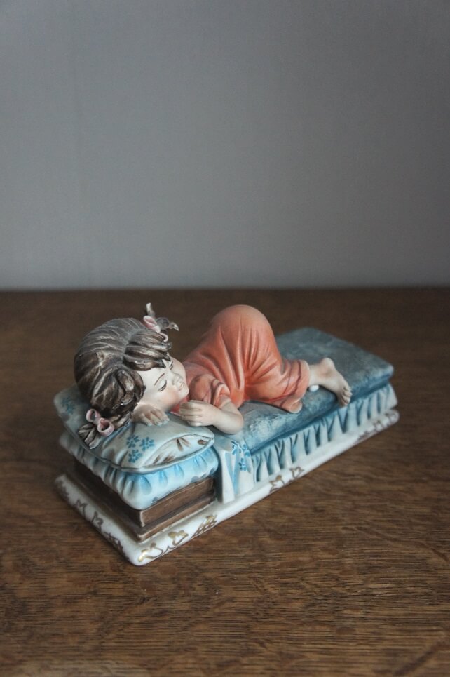 Спящая девочка, Maria Angela, Каподимонте, статуэтка