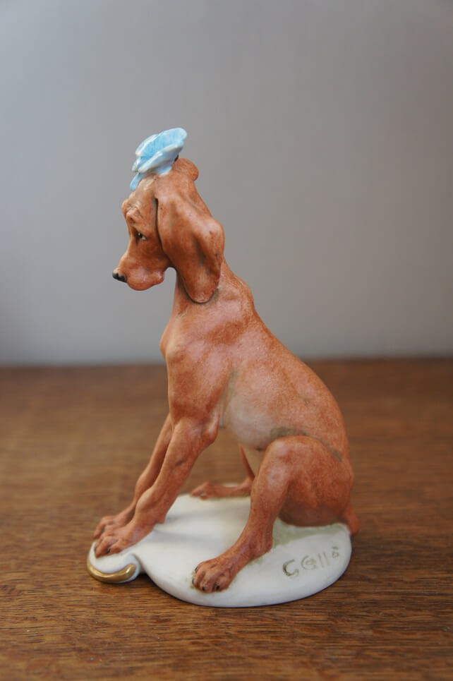 Собака с голубой бабочкой, Giuseppe Cappe, Capodimonte, статуэтка