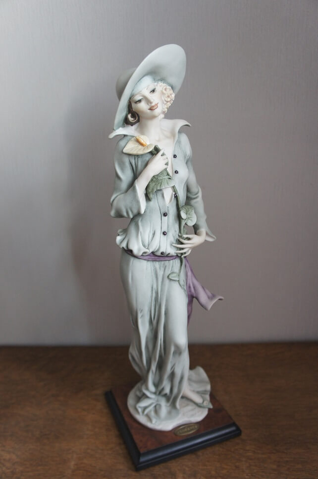 Грэйс с лилией, Giuseppe Armani, статуэтка
