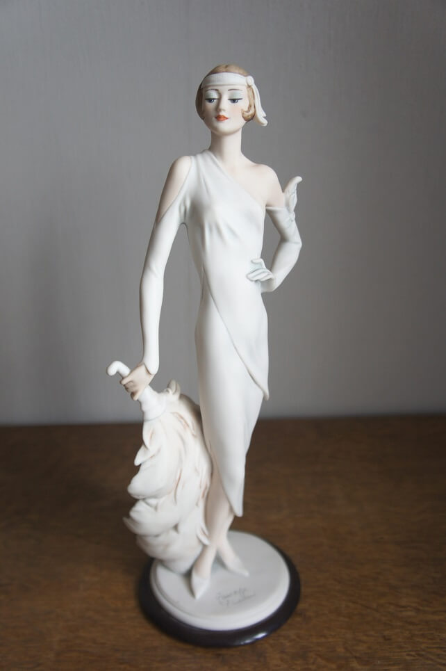 Девушка с опахало, Giuseppe Armani, статуэтка