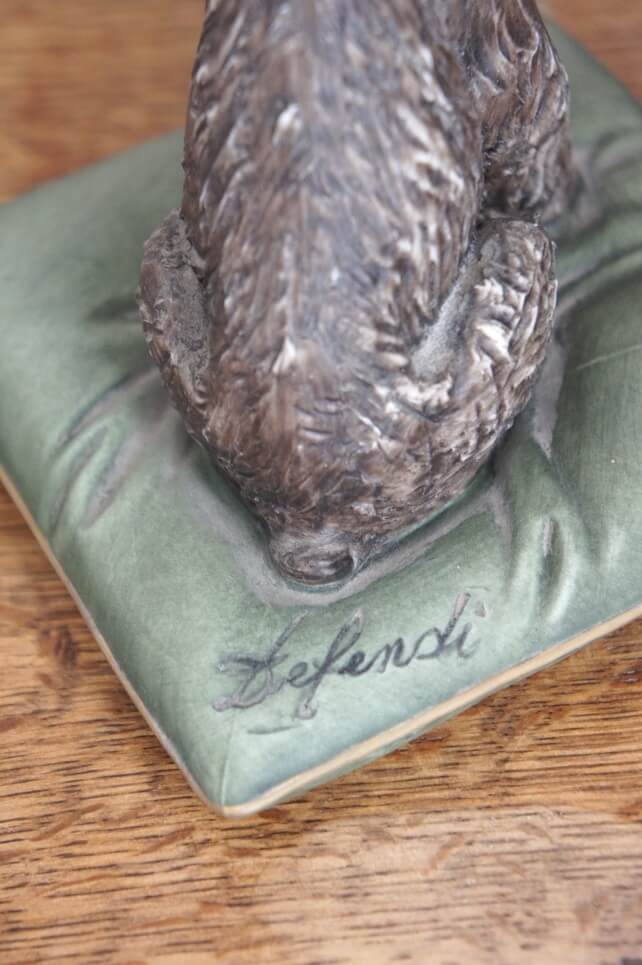 Шнауцер на зеленой подушке, Каподимонте, статуэтка