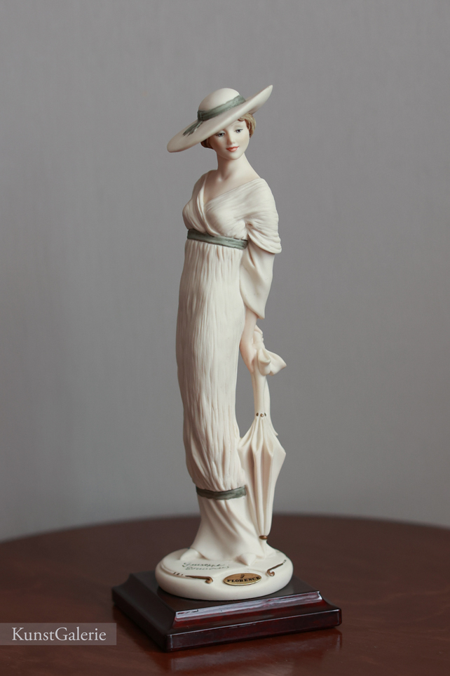 Девушка в светлом с зонтом, Джузеппе Армани, Флоренс, Каподимонте, статуэтка, KunstGalerie.ru
