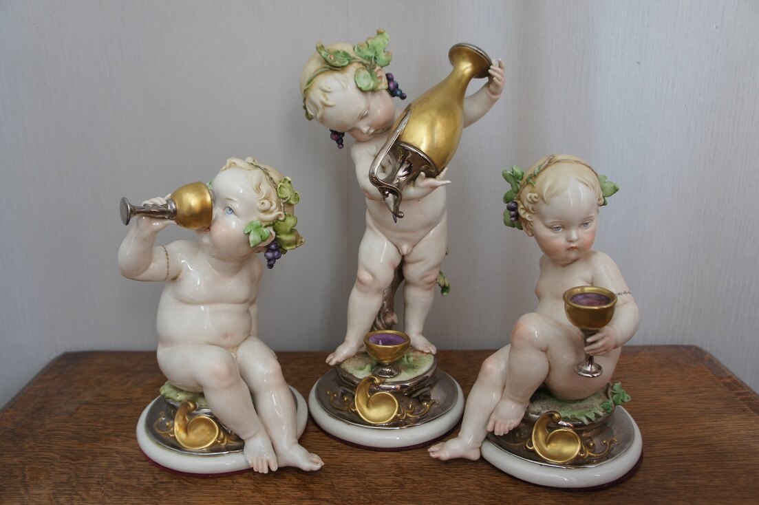 Трио античных малышей, Джузеппе Каппе, Каподимонте, статуэтка
