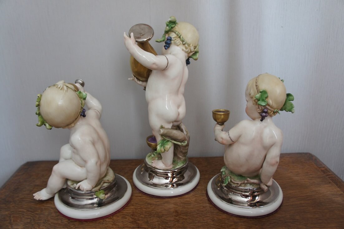 Трио античных малышей, Джузеппе Каппе, Каподимонте, статуэтка