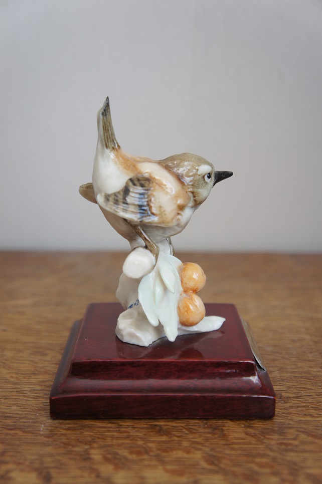 Крапивник на вишне, Джузеппе Армани, статуэтка