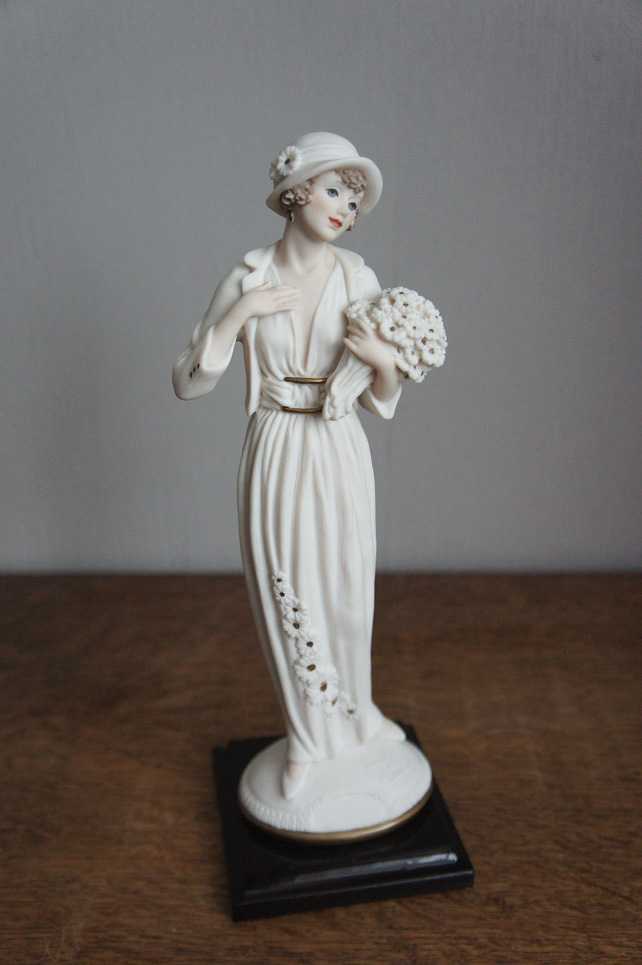 Маргарита с букетом, Giuseppe Armani, Florence, статуэтка