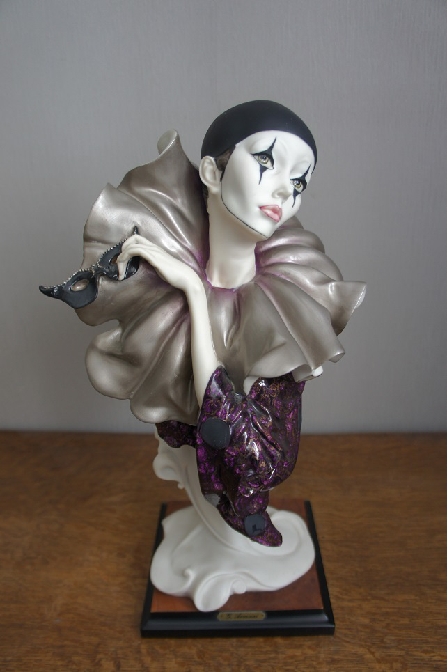 Пьеретта с маской, Giuseppe Armani, статуэтка