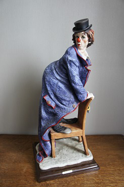 Клоун на стуле, Джузеппе Армани Флоренс, Каподимонте, статуэтка, KunstGalerie.ru