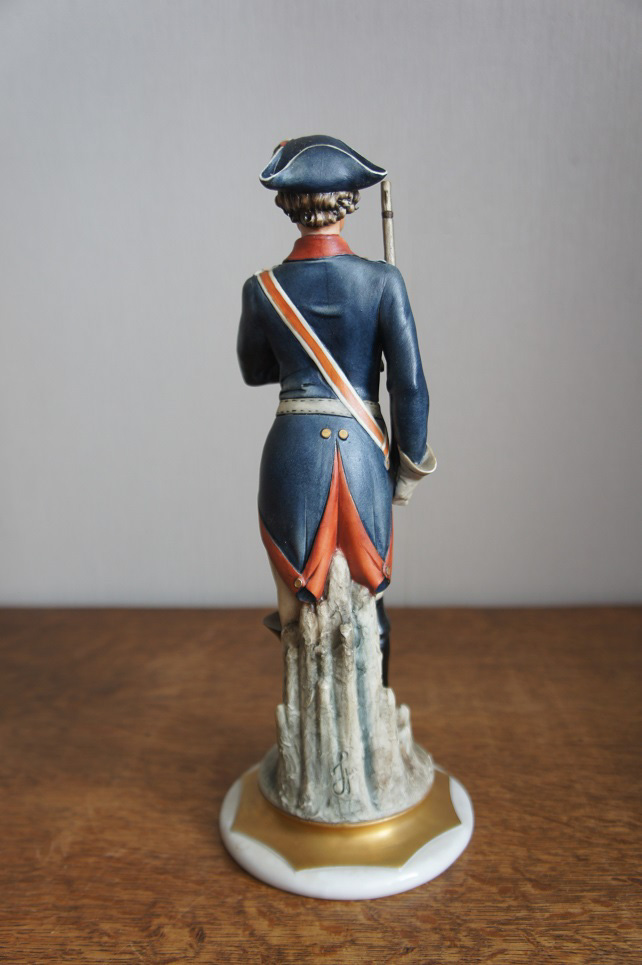 Солдат армии Людовика XV, Jpa, Каподимонте, статуэтка