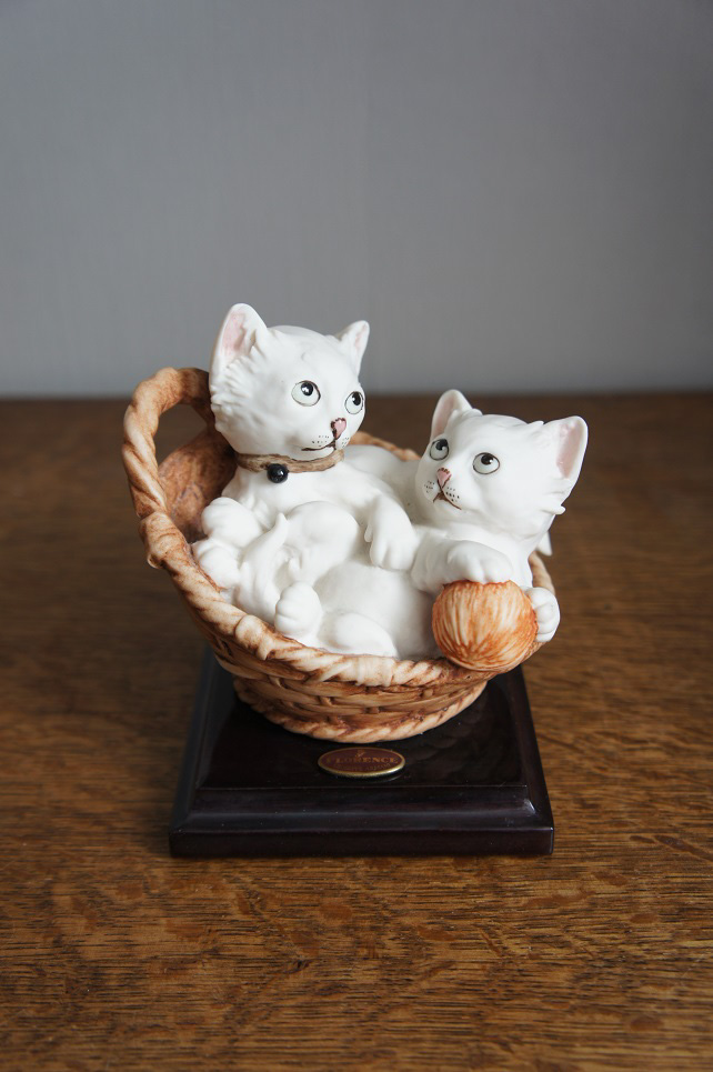 Котята в корзинке, Giuseppe Armani, статуэтка