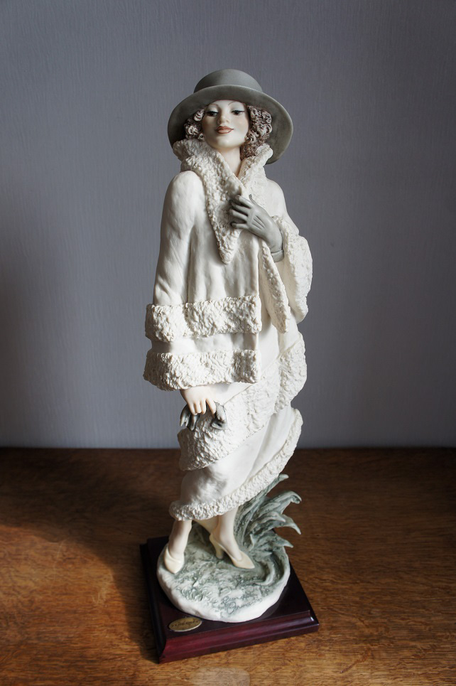 Лара в меховом манто, Giuseppe Armani, статуэтка