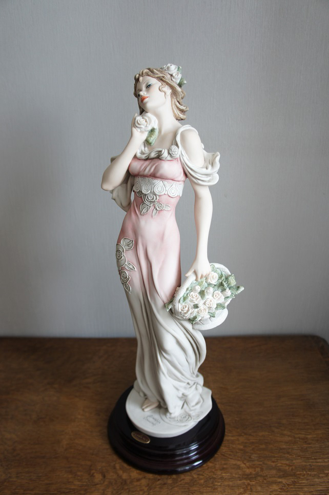 Дама с розами Spring Rose, Джузеппе Армани, статуэтка