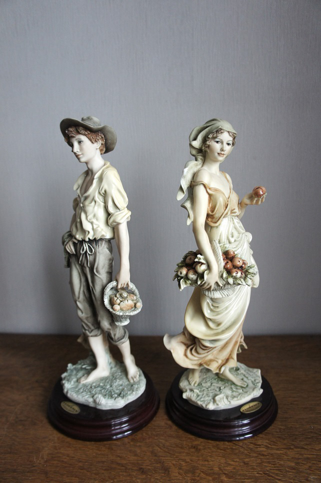Деревенские юноша и девушка, Джузеппе Армани, статуэтка