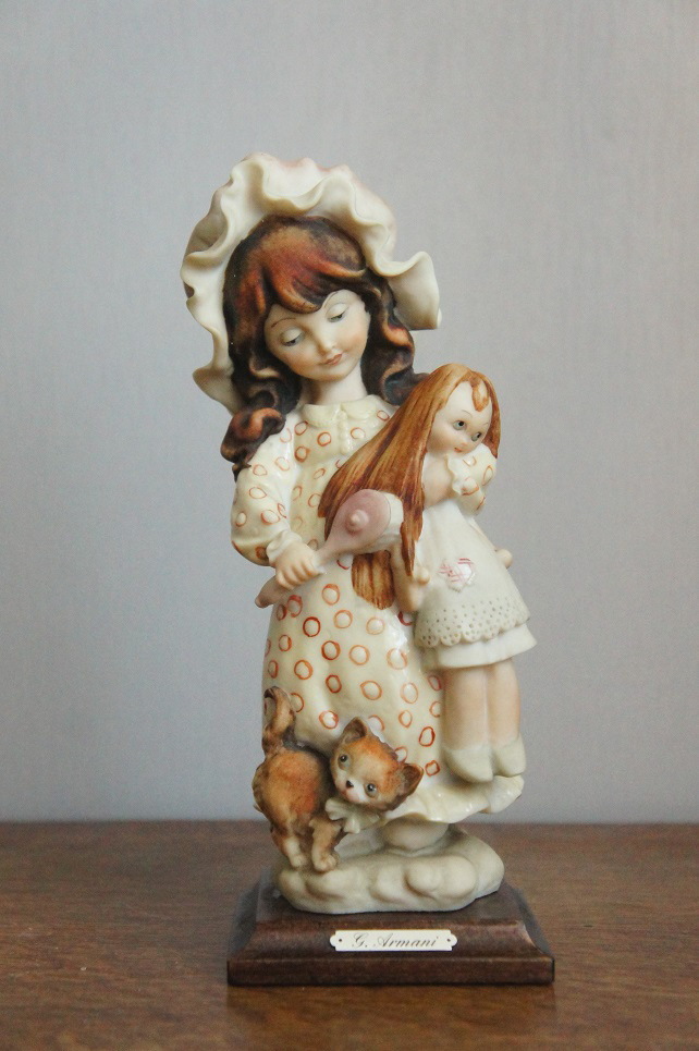 Девочка с куклой, Giuseppe Armani, статуэтка