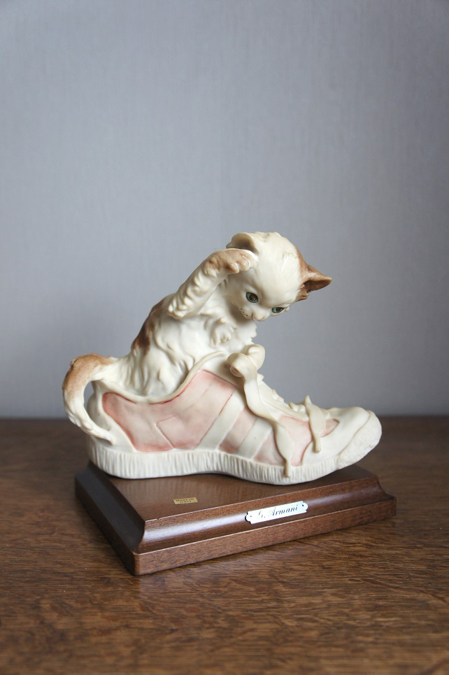 Котёнок в кроссовке, Giuseppe Armani, статуэтка