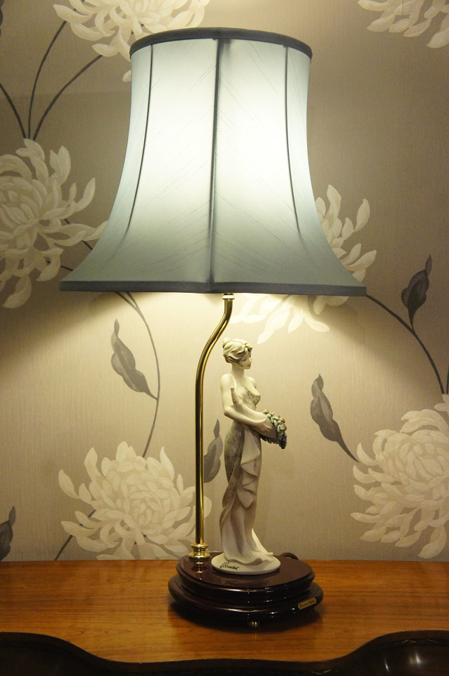 Лампа Леди с рогом изобилия, Giuseppe Armani, купить
