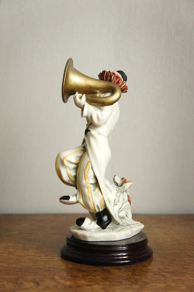 Клоун с большой трубой, Giuseppe Armani, статуэтка