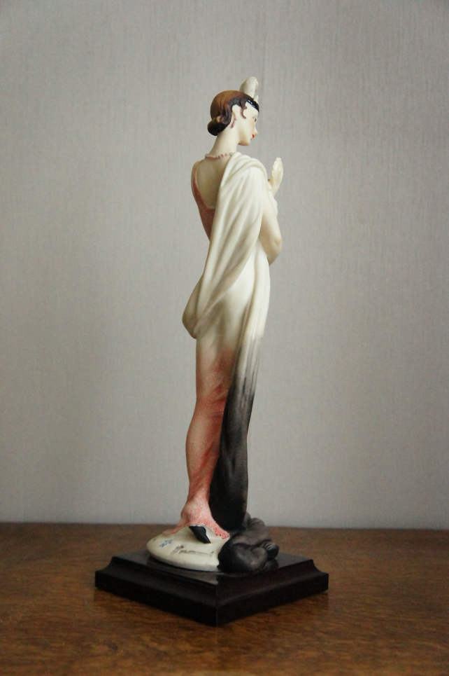 Дама с зеркальцем, Джузеппе Армани, Флоренс, статуэтка