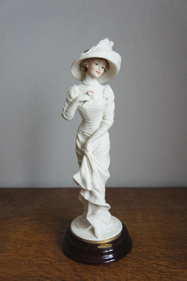 Алиса с розочкой, Джузеппе Армани, статуэтка