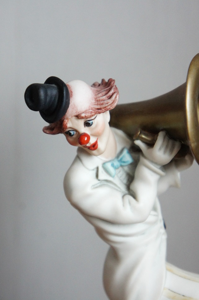 Клоун с большой трубой, Giuseppe Armani, статуэтка
