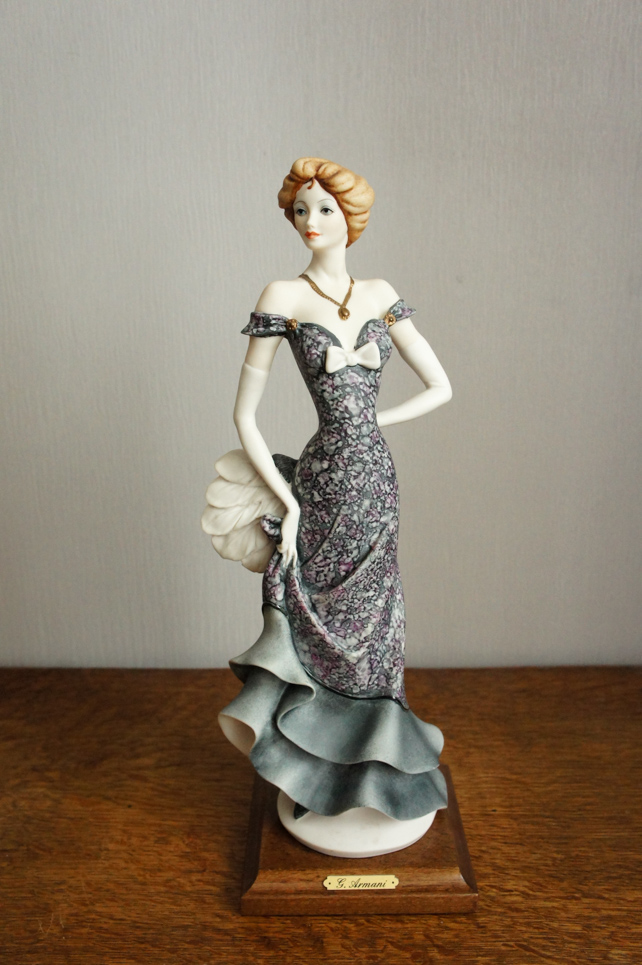 Дама в серо-фиолетовом с веером, Джузеппе Армани, статуэтка