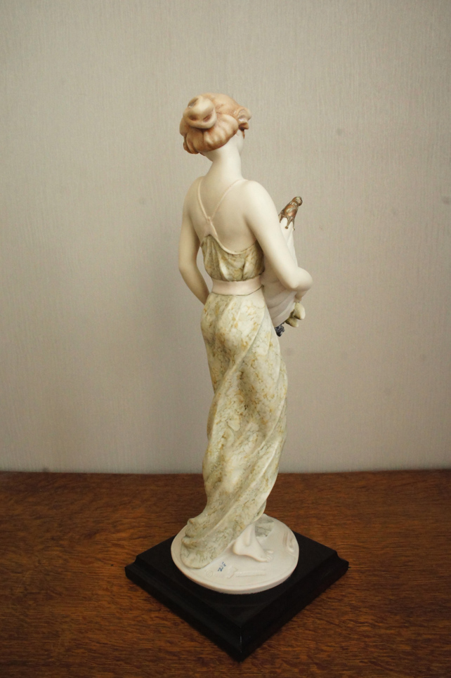 Милая леди с рогом изобилия, Джузеппе Армани, статуэтка