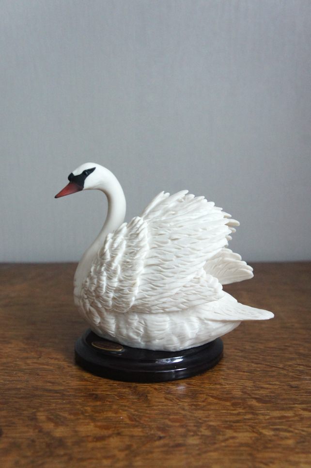 Белый лебедь, Джузеппе Армани, статуэтка