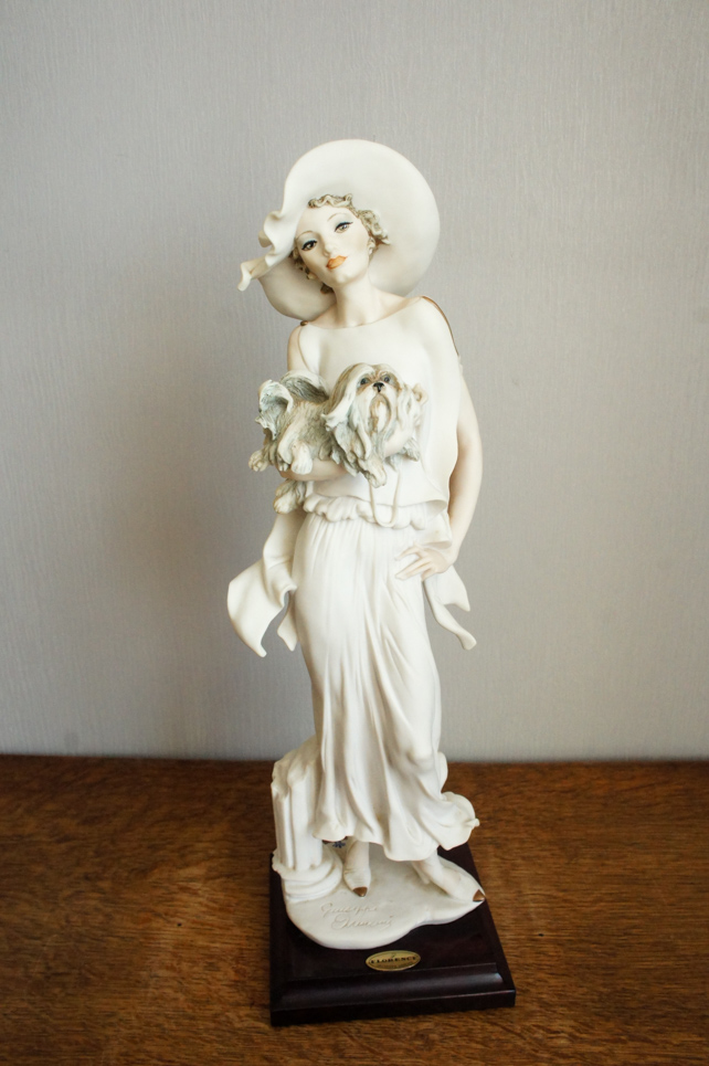 София в светлом с пекинесом, Giuseppe Armani, Florence, статуэтка