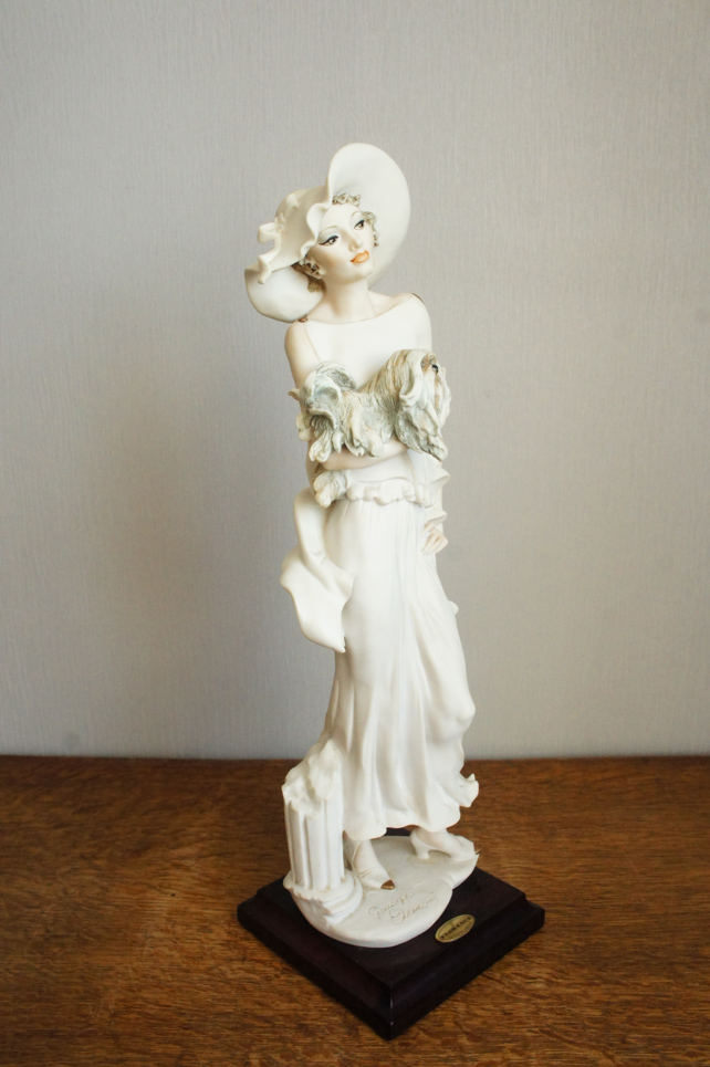 София в светлом с пекинесом, Giuseppe Armani, Florence, статуэтка