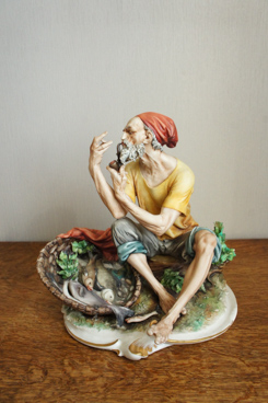 Рыбак с трубкой, I.P.A., Каподимонте, фарфоровые статуэтки. KunstGalerie